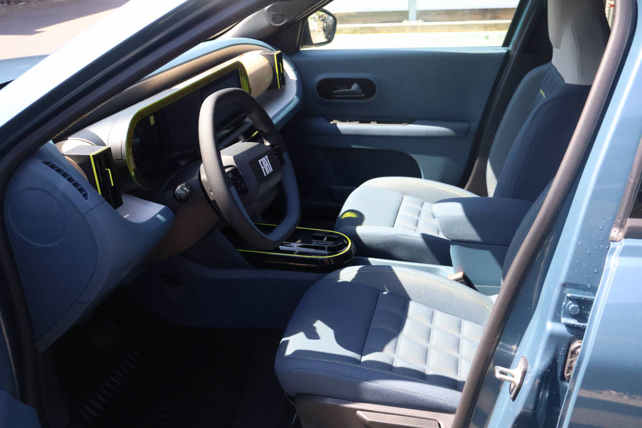 FIAT Grande Panda 1.2 Hybrid La Prima-image-12