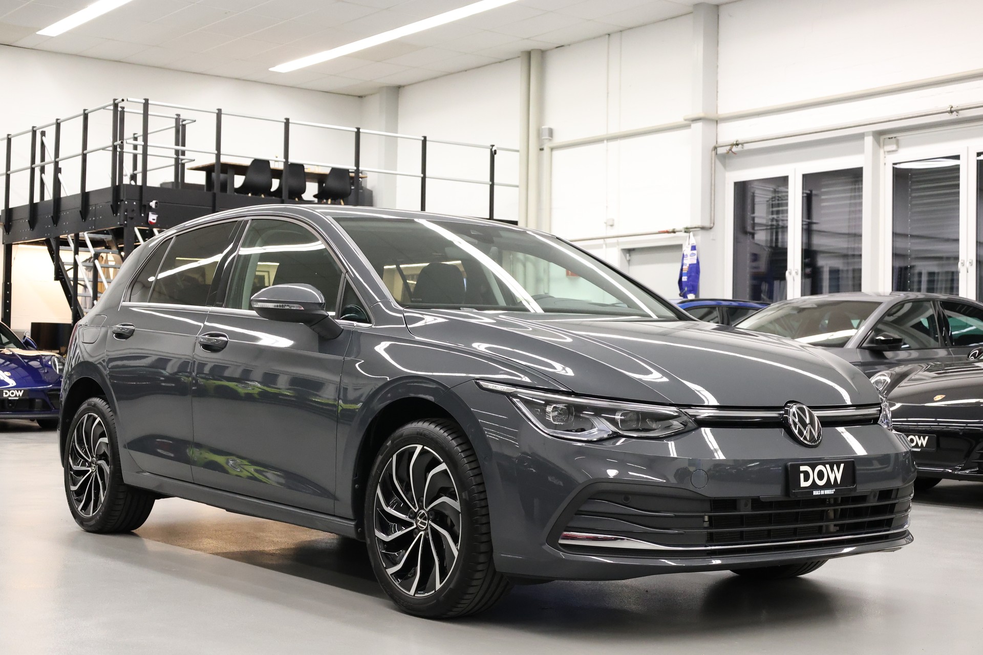 VW Golf VIII 1.4 TSI PHEV Style DSG-image-1