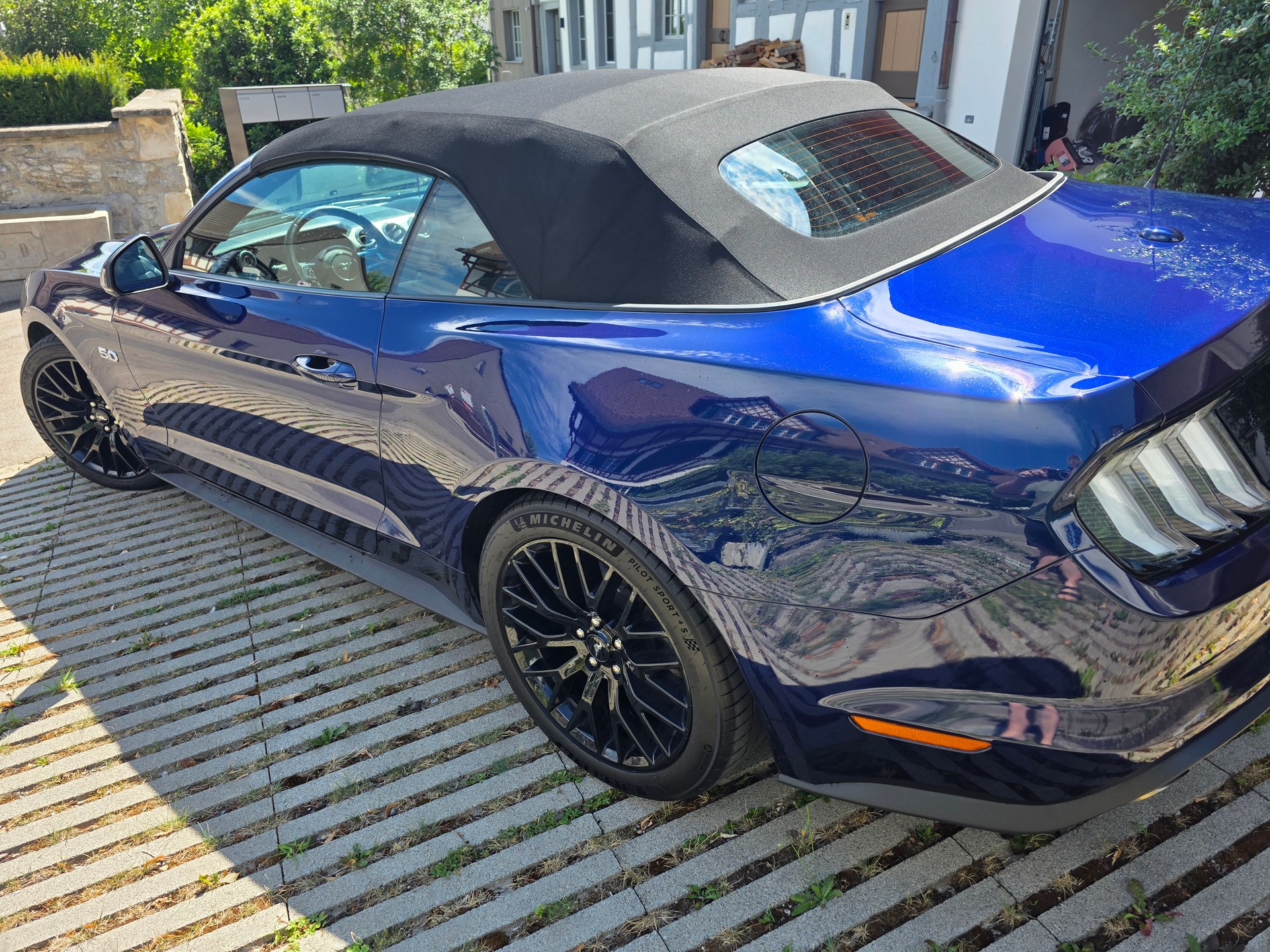 FORD Mustang Convertible 5.0 V8 GT Automat-image-6