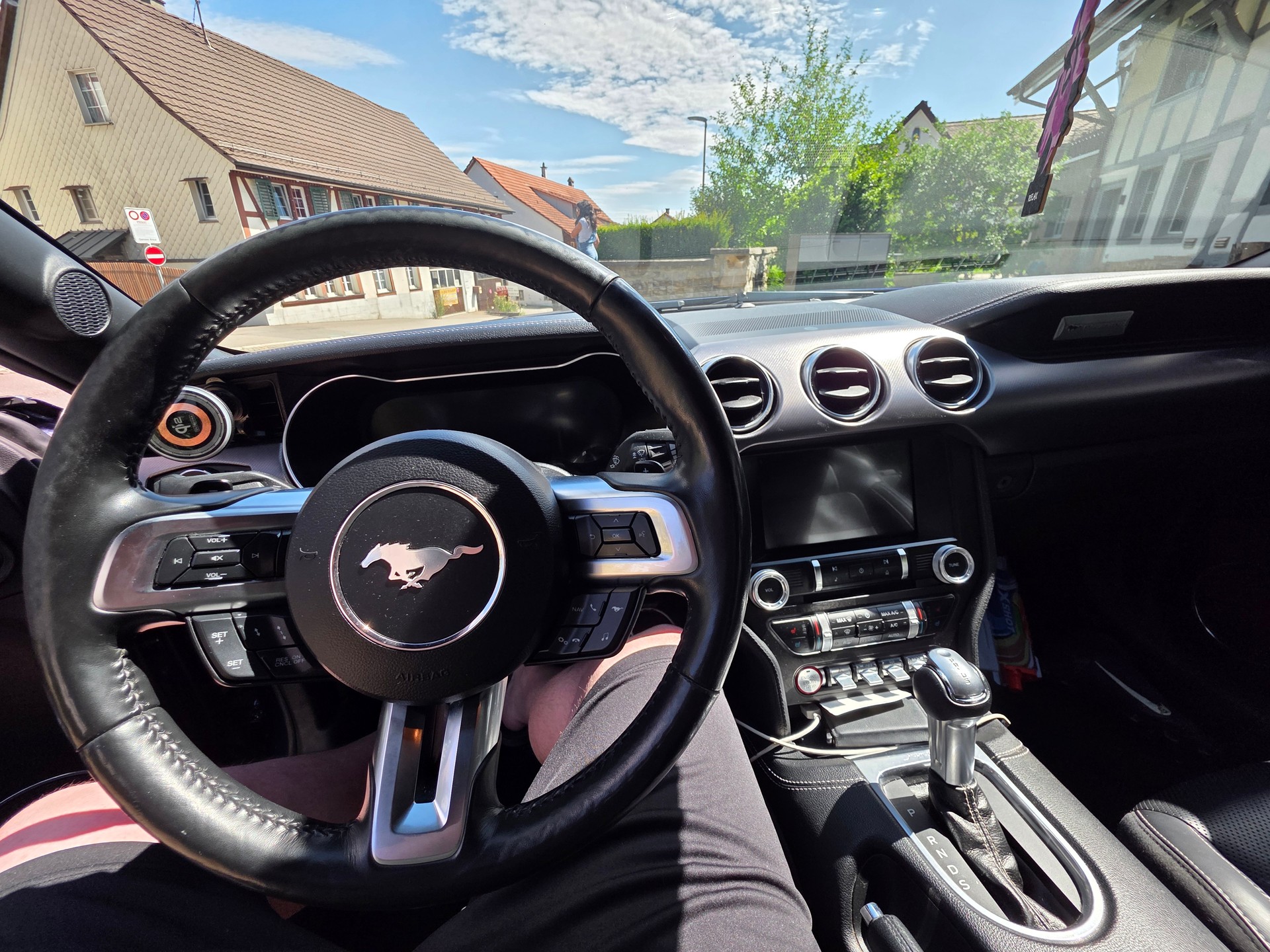 FORD Mustang Convertible 5.0 V8 GT Automat-image-5