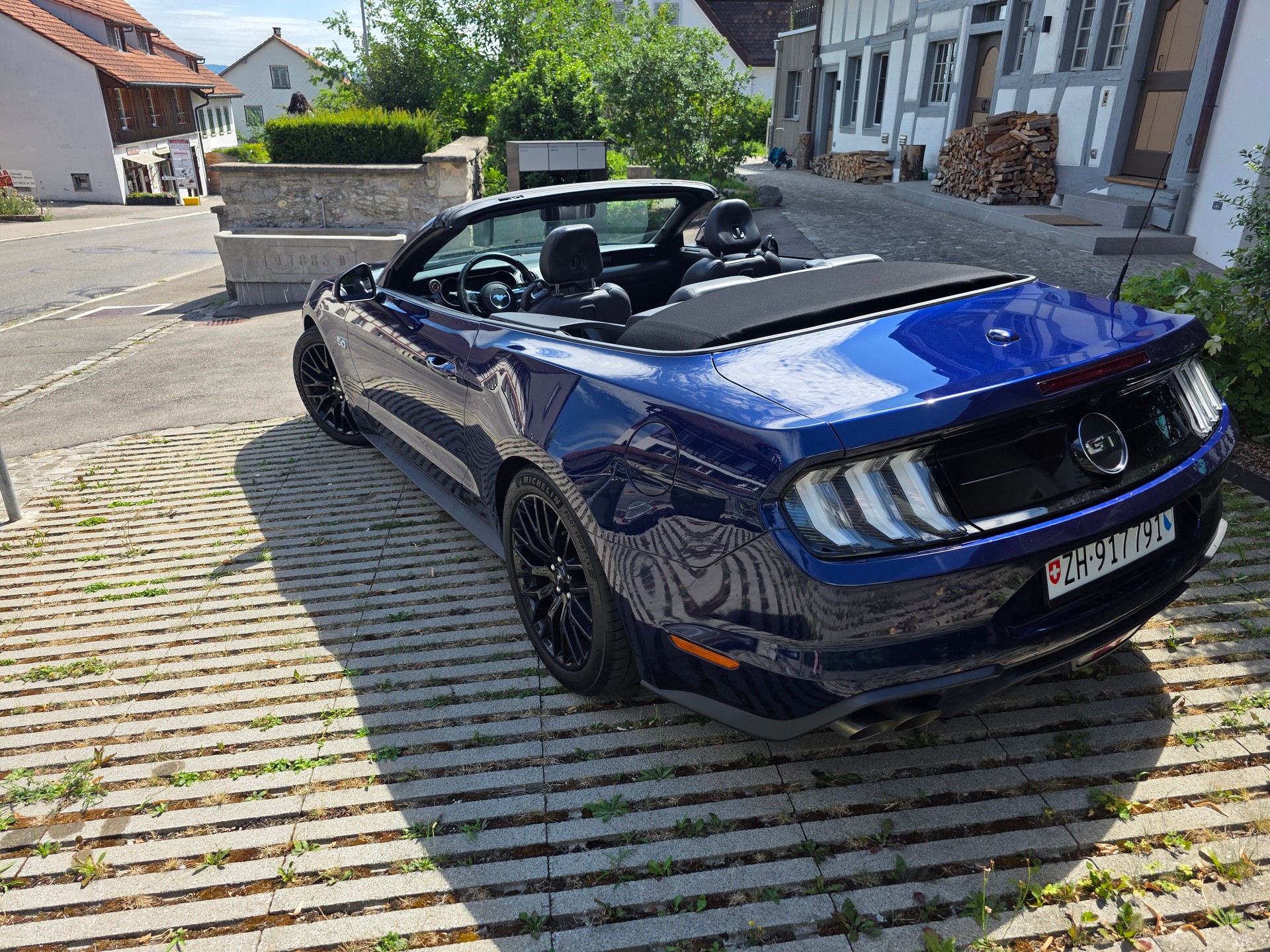 FORD Mustang Convertible 5.0 V8 GT Automat-image-3