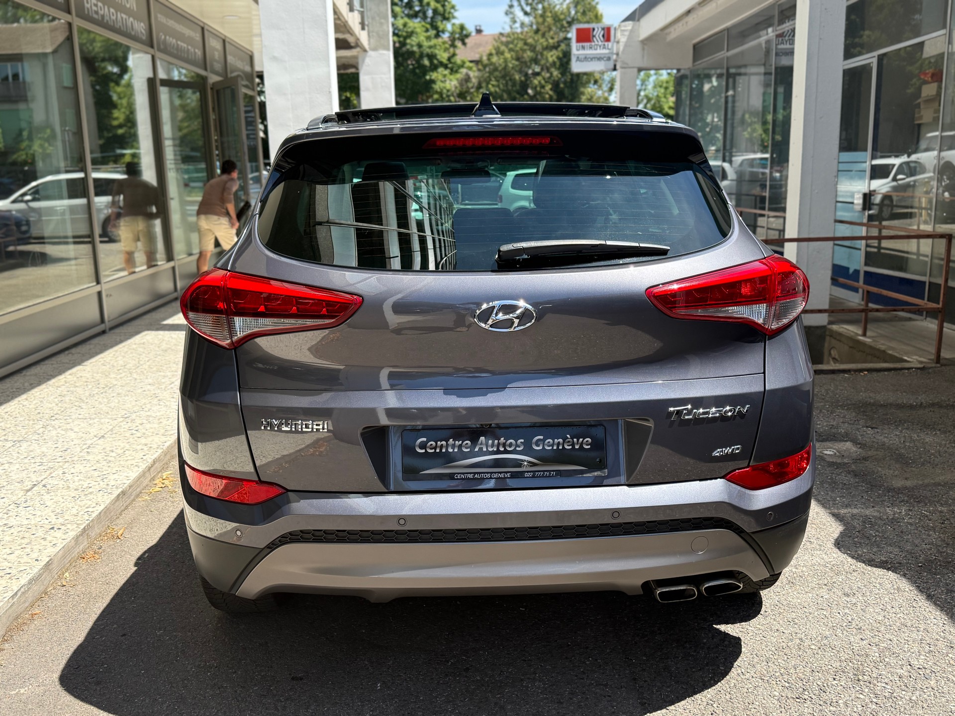 HYUNDAI Tucson 2.0 CRDI Vertex 4WD Automatic-image-3