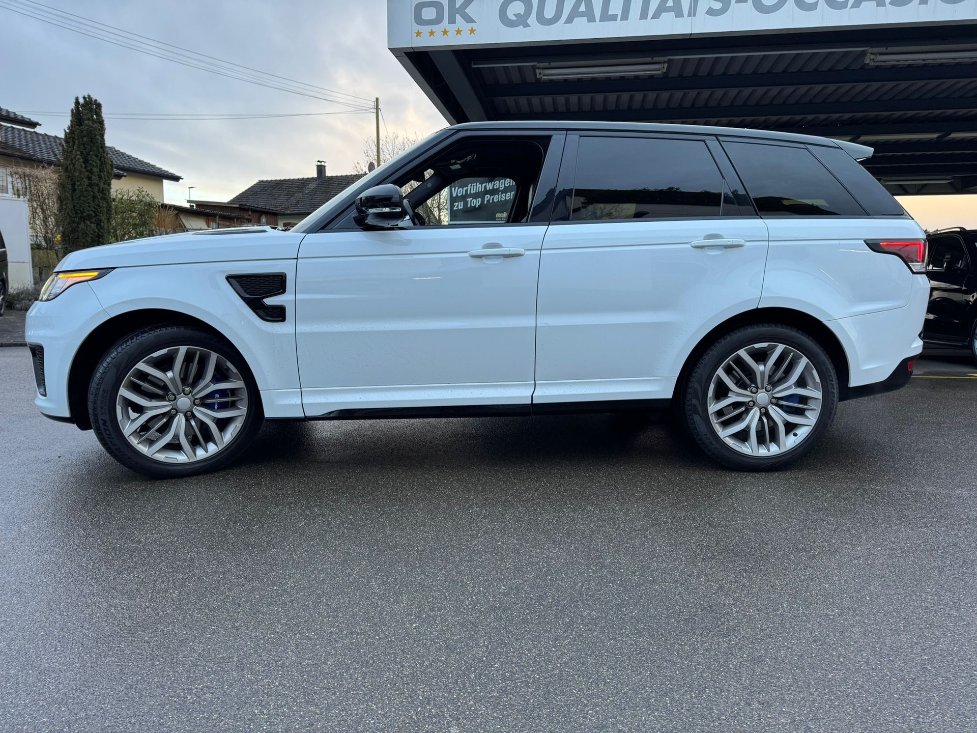 LAND ROVER Range Rover Sport 5.0 V8 SVR-image-3