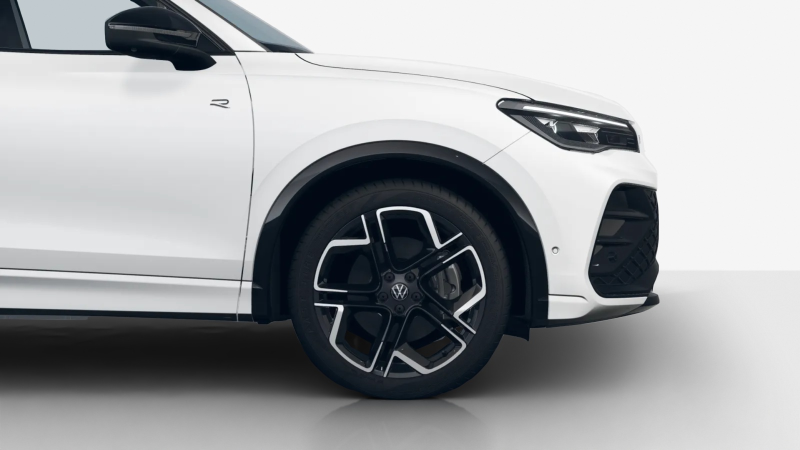 VW Tiguan 2.0 TSI DSG R-Line Plus 4Motion-image-3