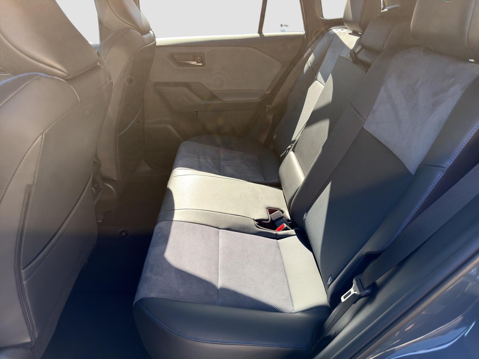 TOYOTA RAV4 2.5 Plug-In-Hybrid Style-image-14