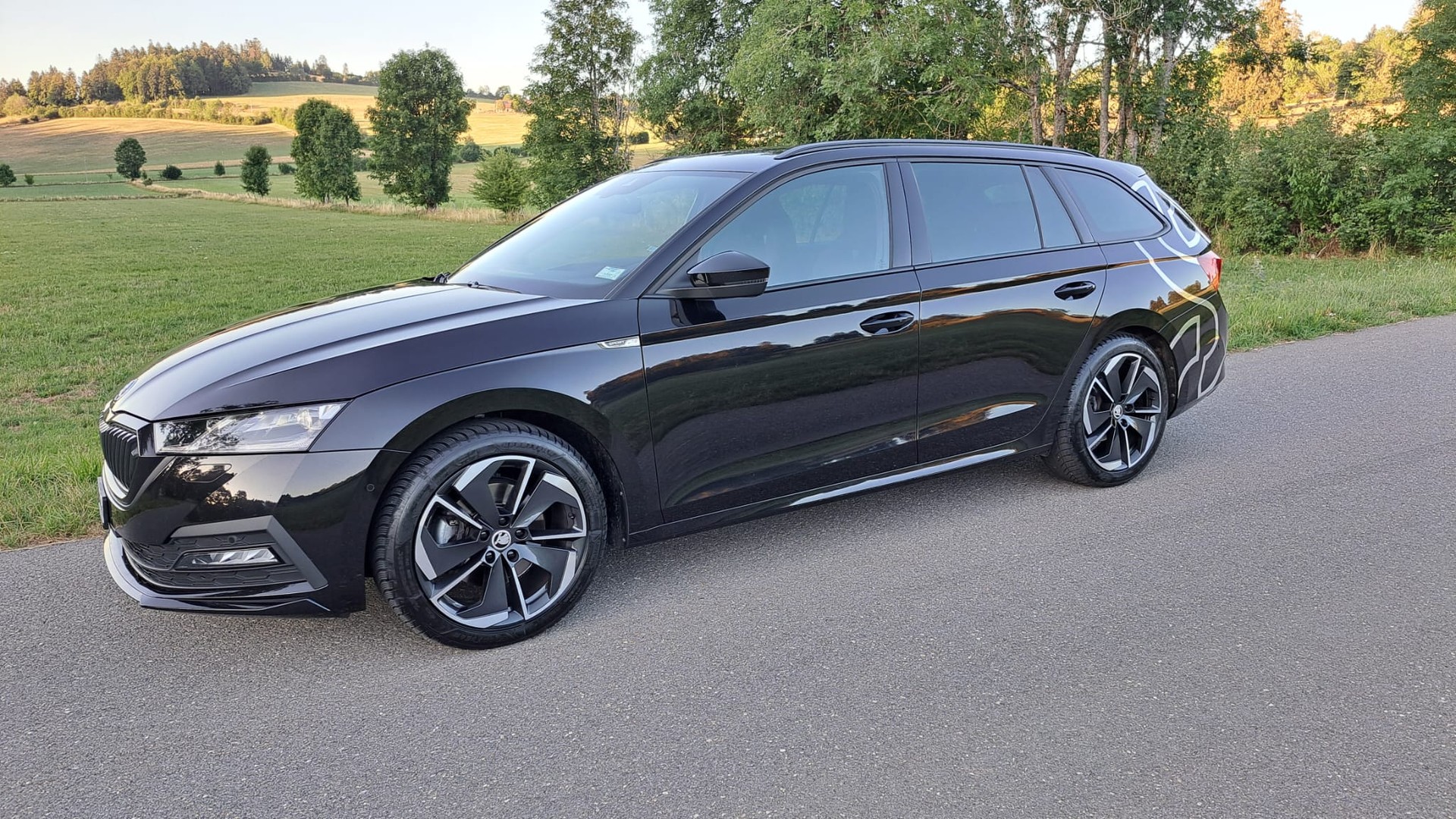 SKODA Octavia Combi 2.0 TDI DSG SportLine 4x4-image-2