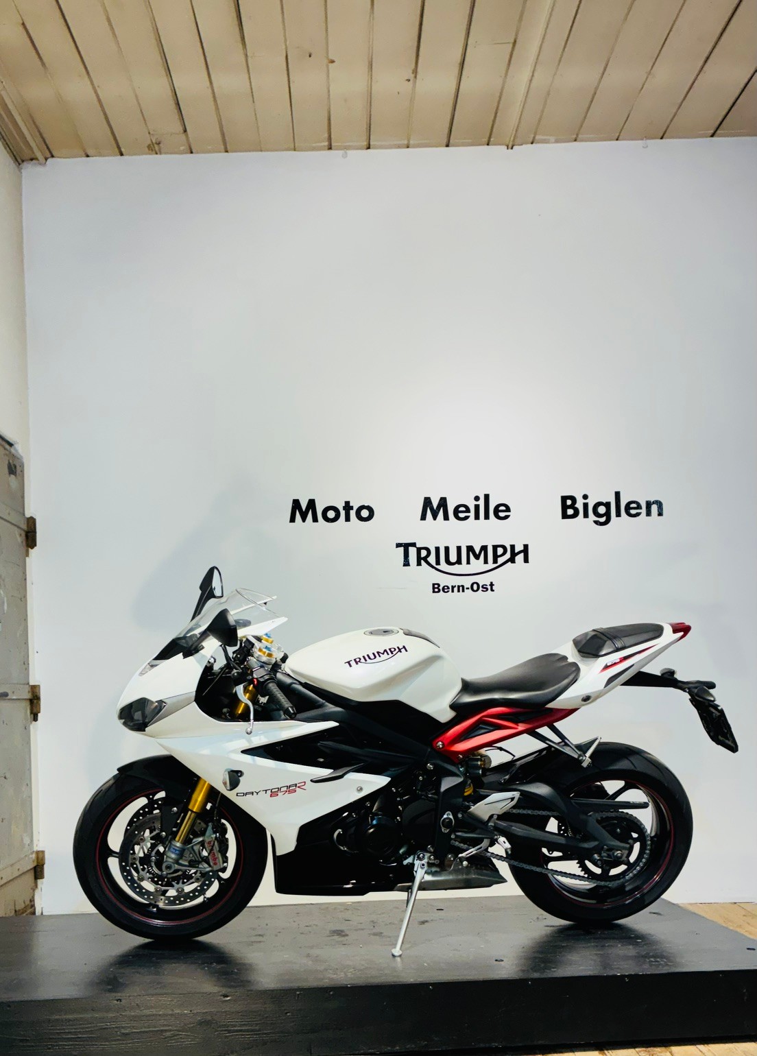 TRIUMPH Daytona 675 R ABS-showroom-element-1