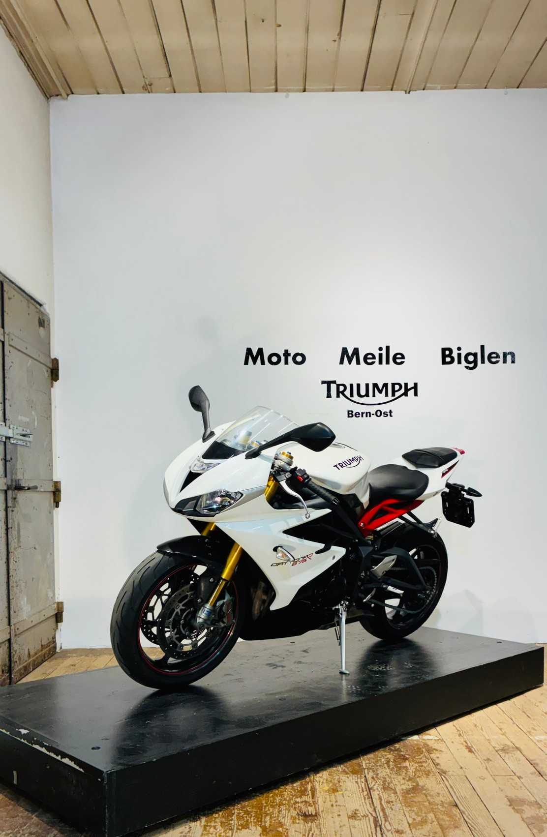 TRIUMPH Daytona 675 R ABS-showroom-element-2