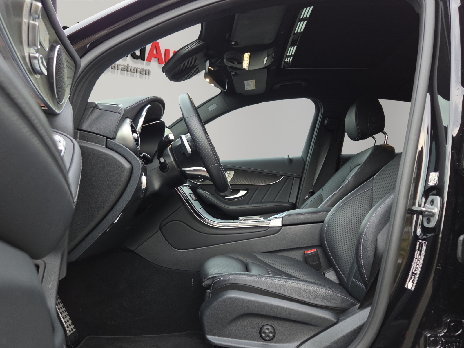 MERCEDES-BENZ GLC Coupé 300 AMG Line 4Matic 9G-Tronic-image-8