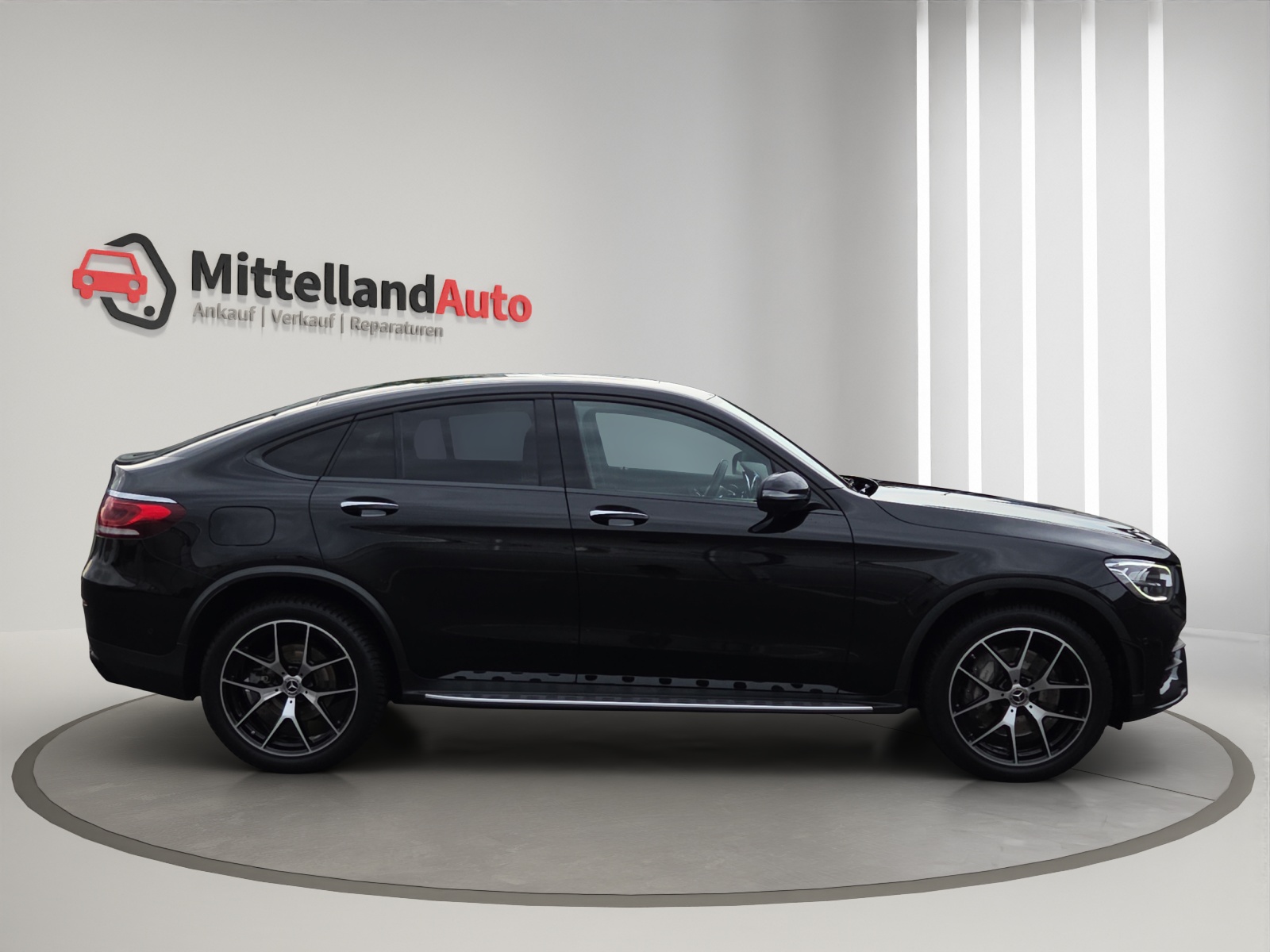 MERCEDES-BENZ GLC Coupé 300 AMG Line 4Matic 9G-Tronic-image-3