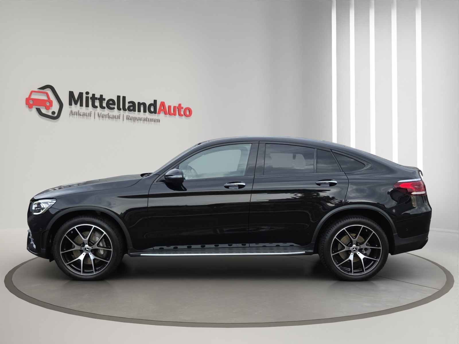 MERCEDES-BENZ GLC Coupé 300 AMG Line 4Matic 9G-Tronic-image-4