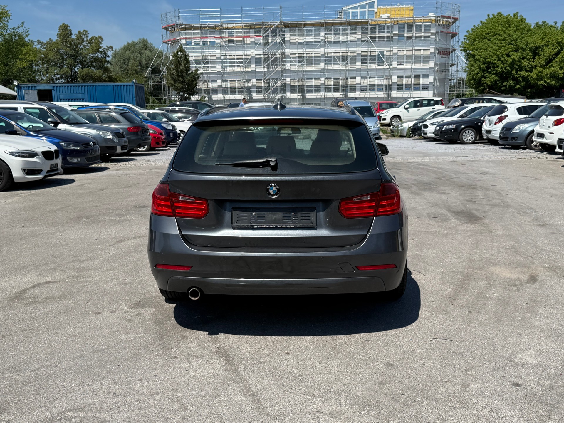 BMW 318d Touring Modern Line-image-5