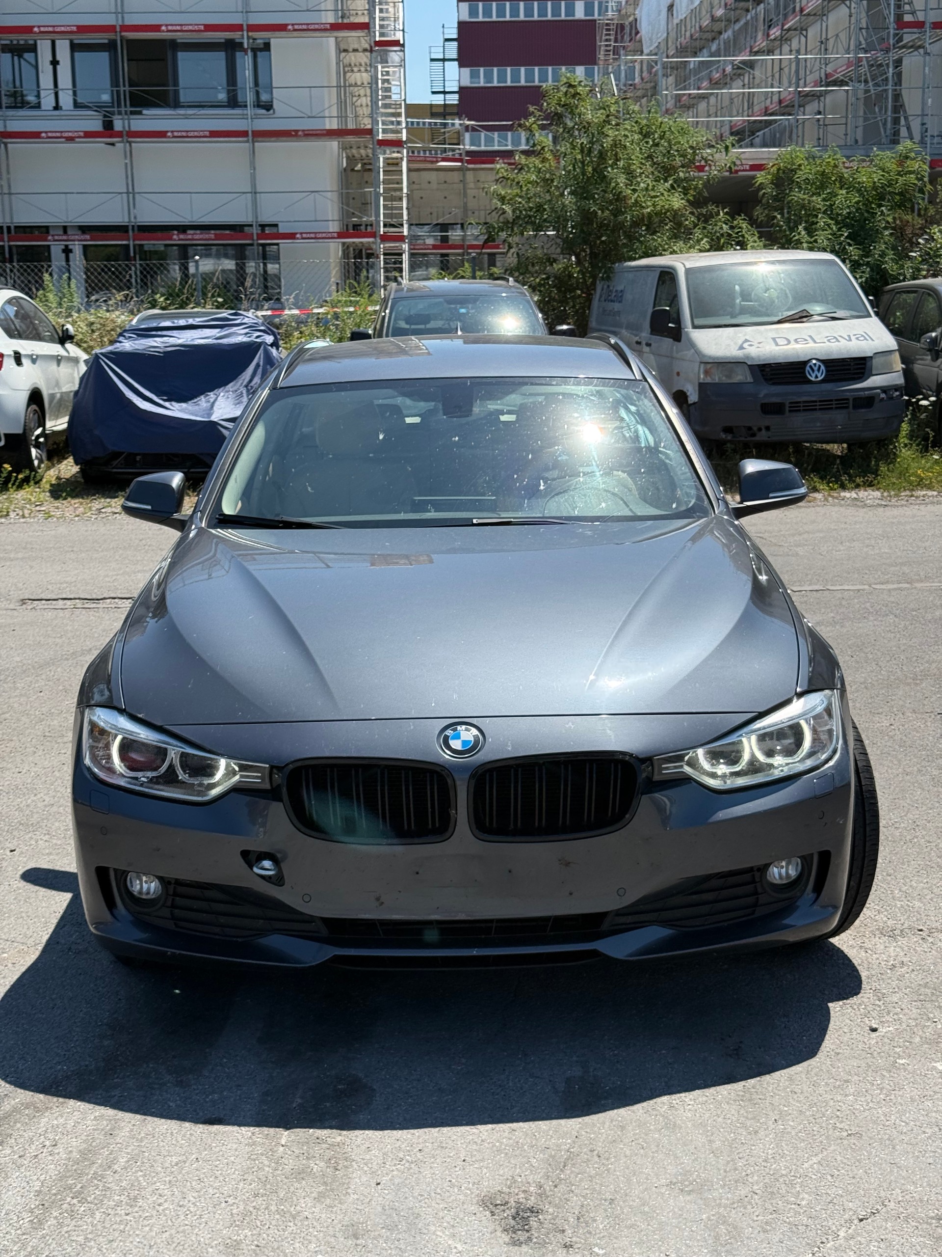 BMW 318d Touring Modern Line-image-0