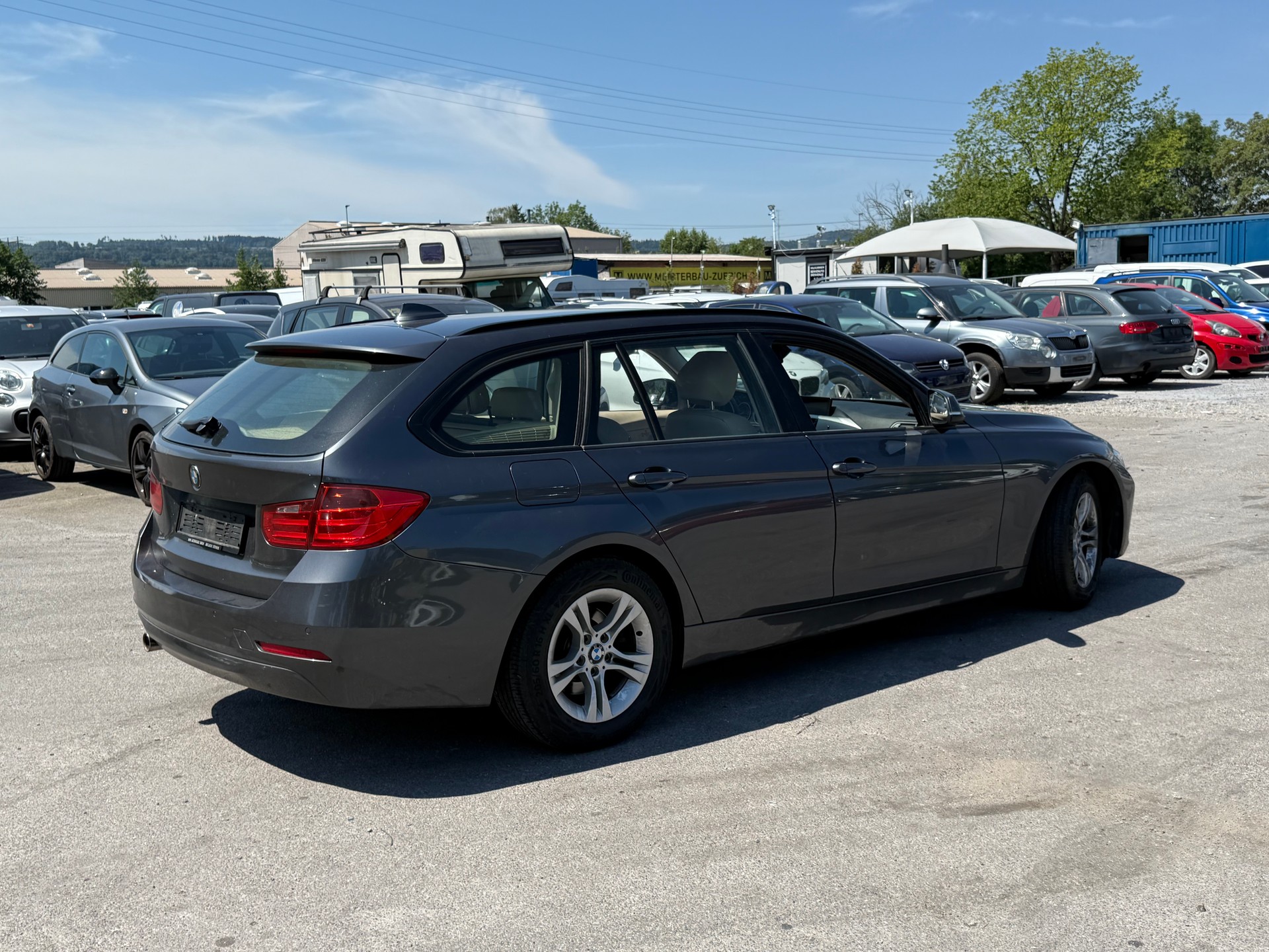 BMW 318d Touring Modern Line-image-4