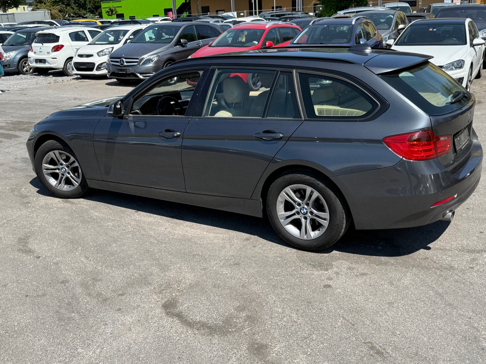 BMW 318d Touring Modern Line-image-7