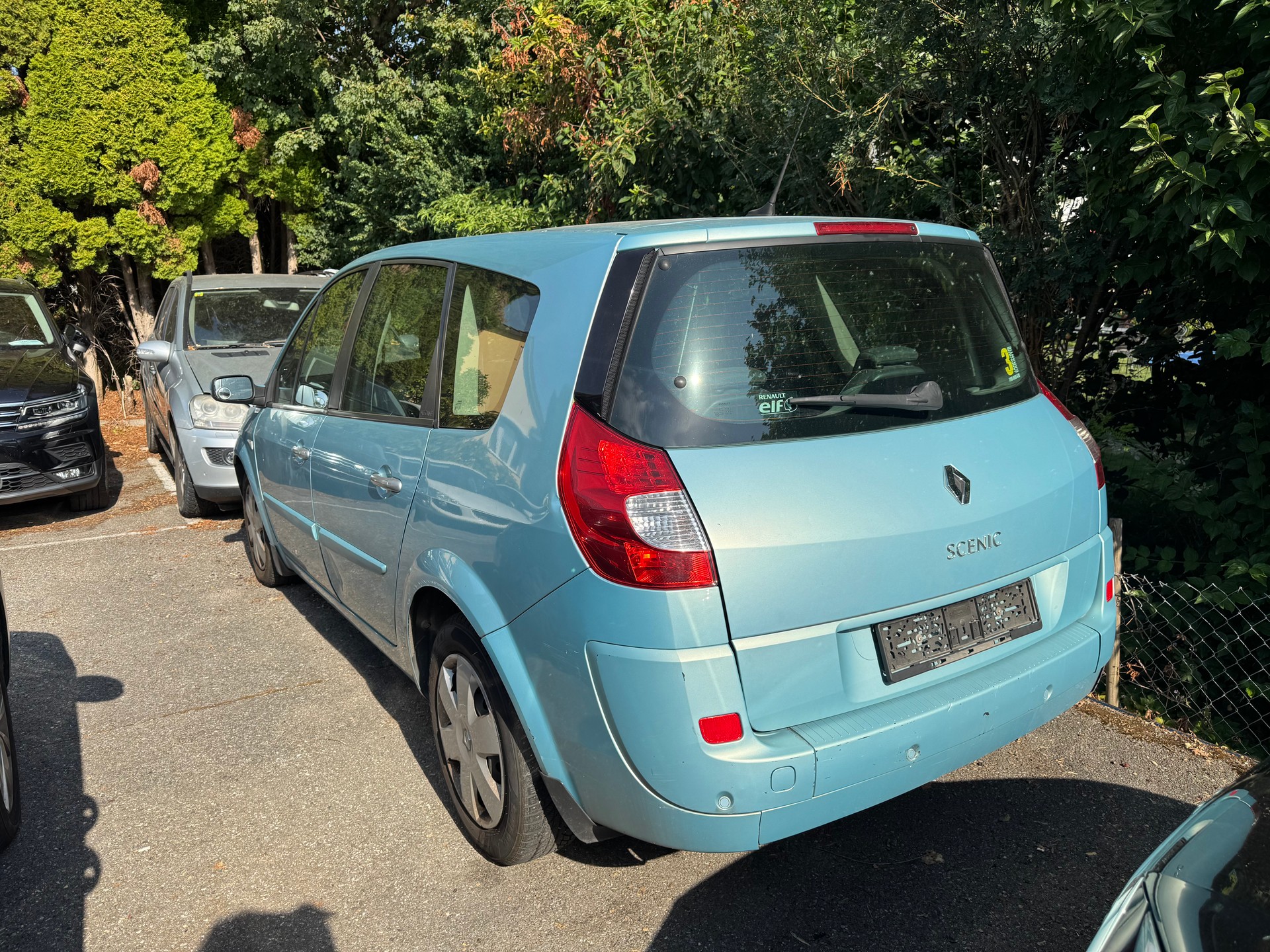 RENAULT Grand Scénic 2.0 dCi Dynamique Automatic-image-1