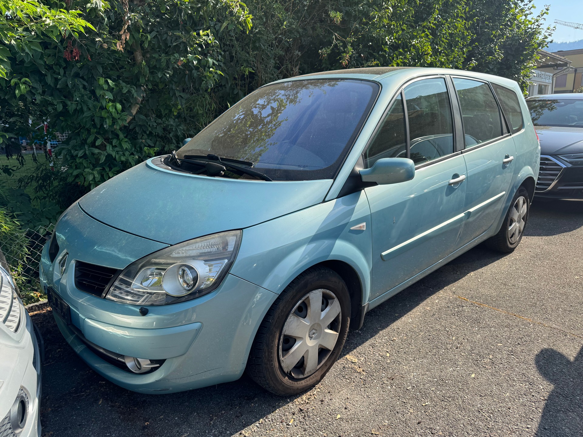 RENAULT Grand Scénic 2.0 dCi Dynamique Automatic-image-0