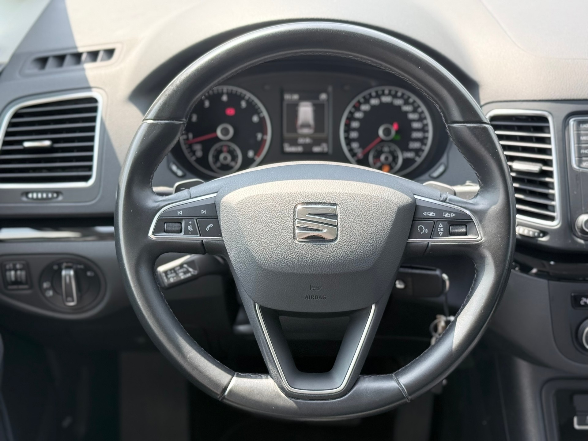 SEAT Alhambra 1.4 TSI DSG Style-image-22