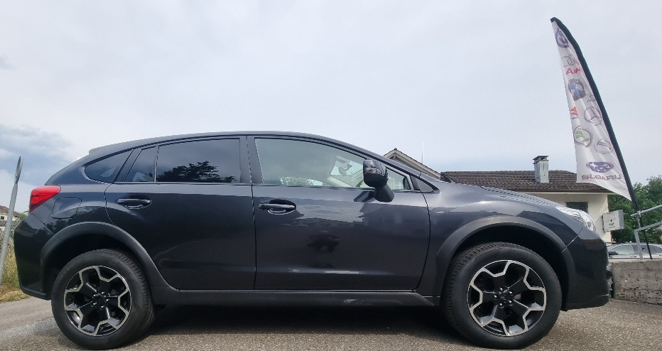 SUBARU XV 2.0 Swiss Two AWD CVT-image-3