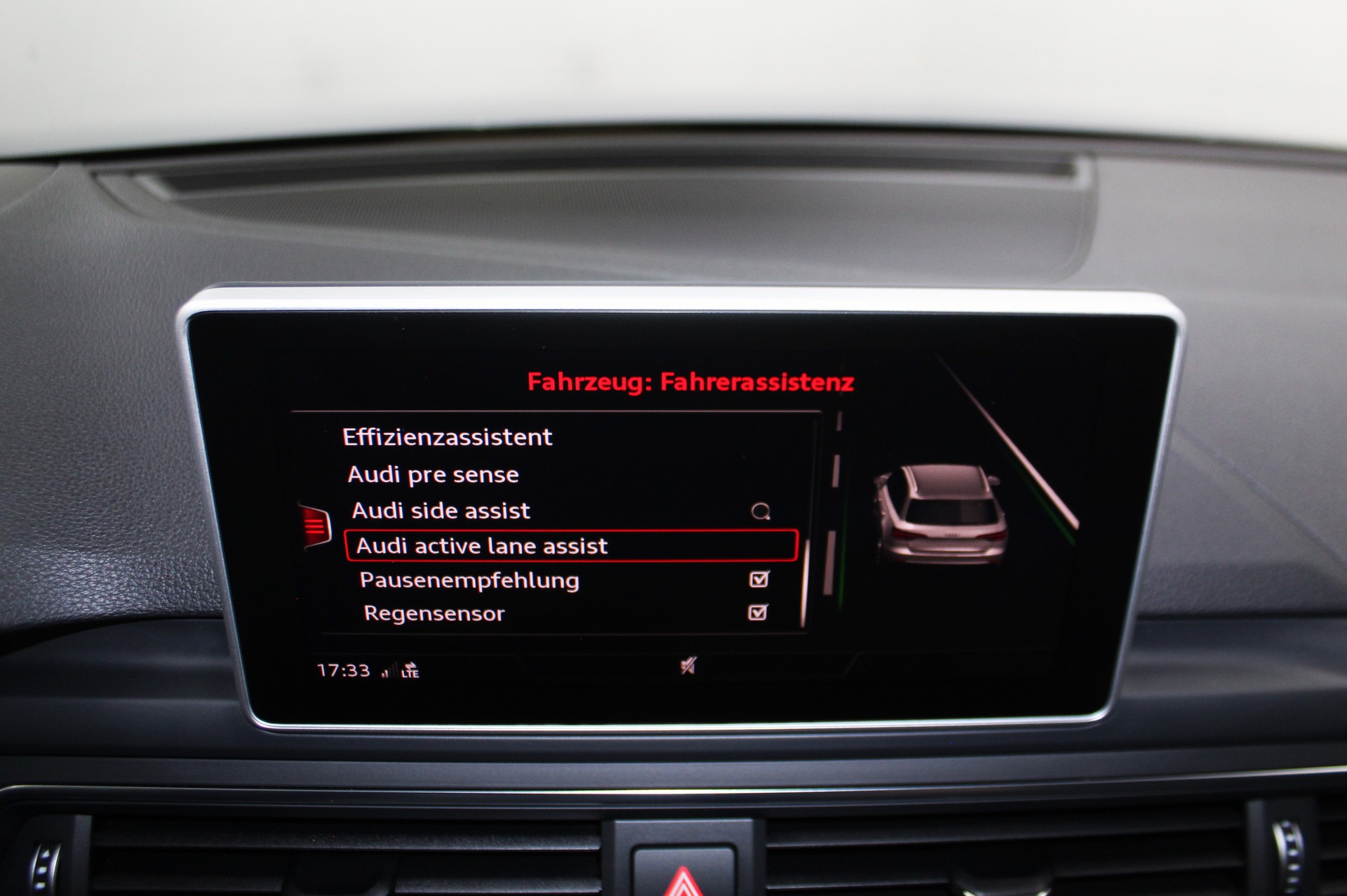 AUDI RS4 Avant 2.9 TFSI quattro tiptronic ABT Edition 510 / Sonderlackierung San Marino Blau / ohne OPF / CH-Fahrzeug-image-29