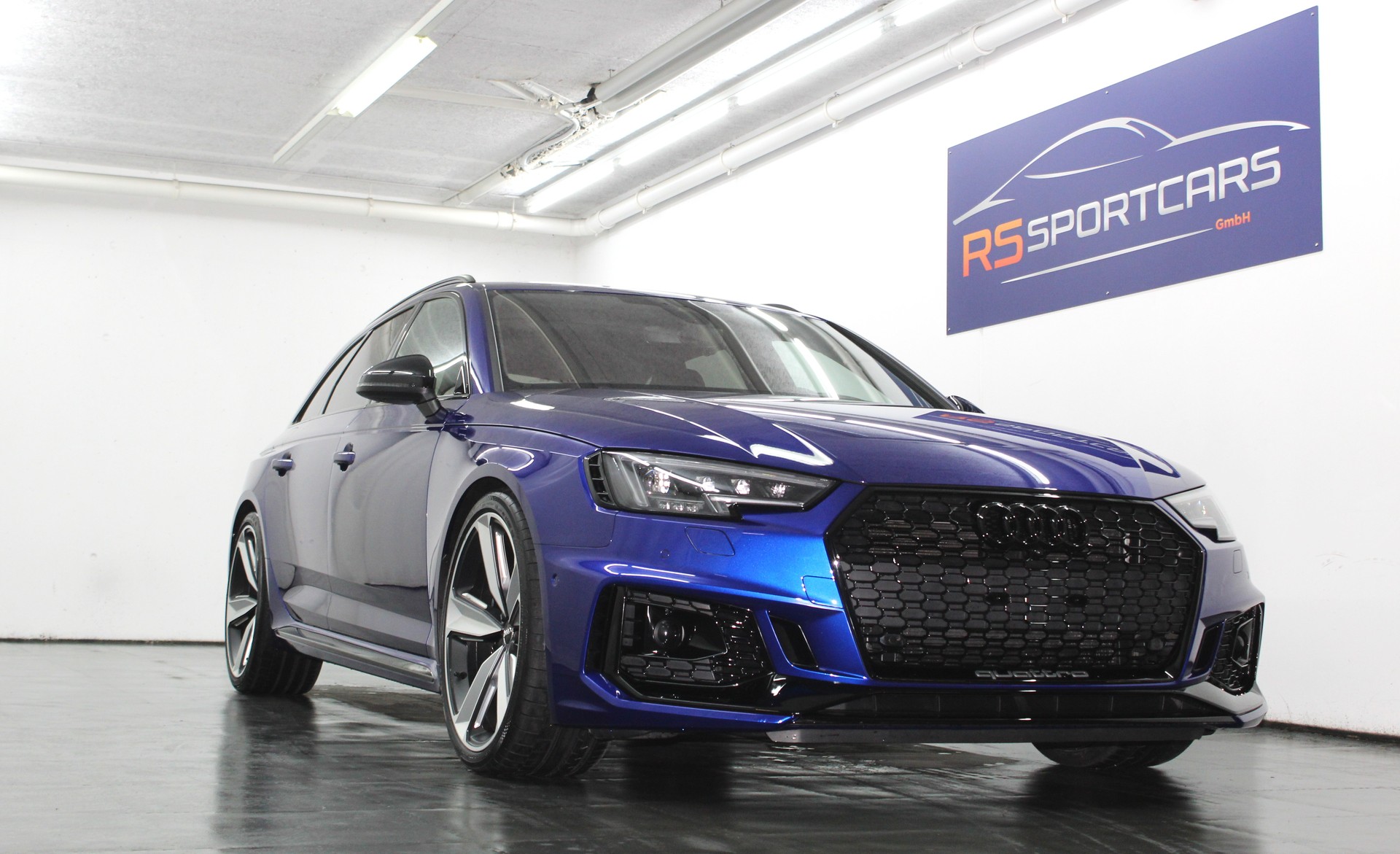 AUDI RS4 Avant 2.9 TFSI quattro tiptronic ABT Edition 510 / Sonderlackierung San Marino Blau / ohne OPF / CH-Fahrzeug-image-1