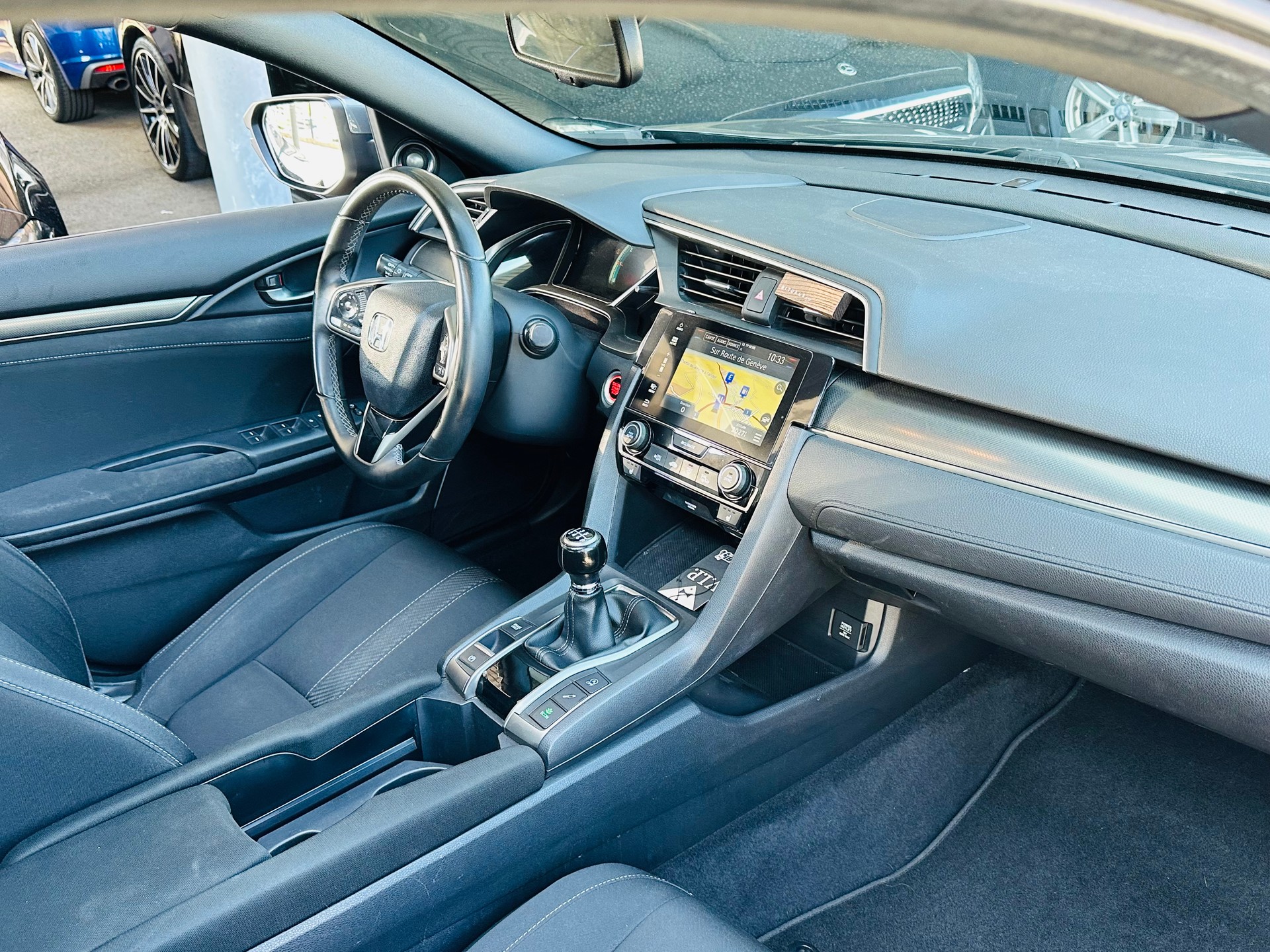 HONDA Civic 1.0 VTEC Executive-image-10