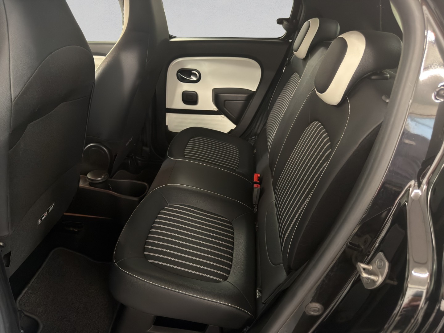 RENAULT Twingo 0.9 Intens EDC-image-12