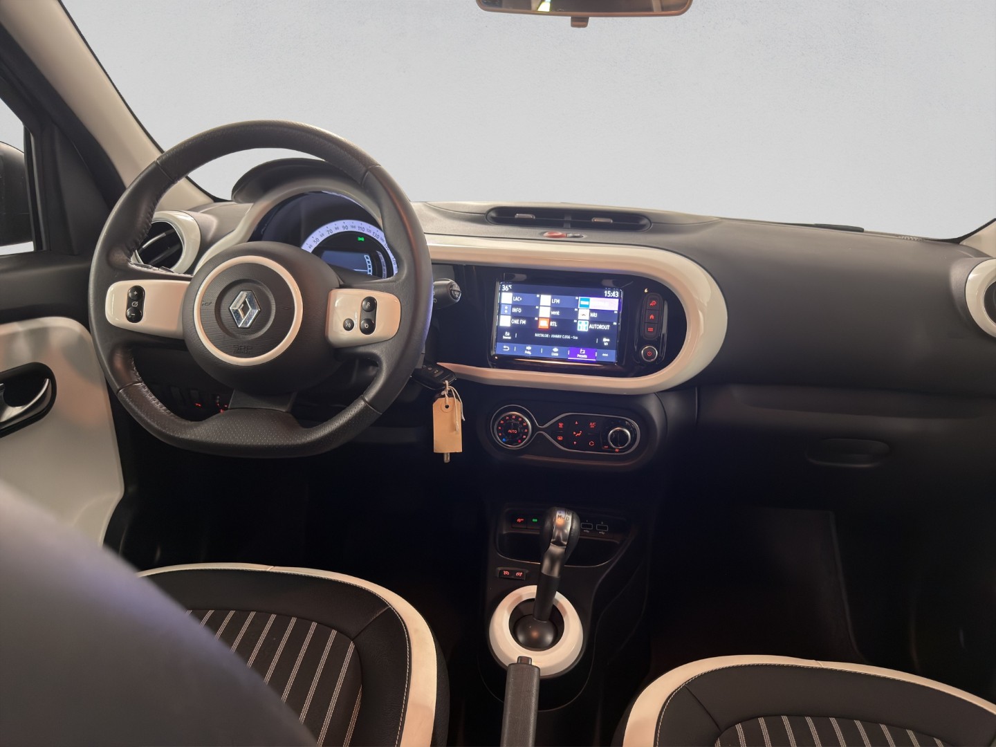 RENAULT Twingo 0.9 Intens EDC-image-14