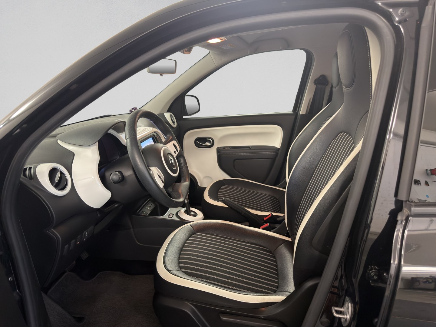 RENAULT Twingo 0.9 Intens EDC-image-8