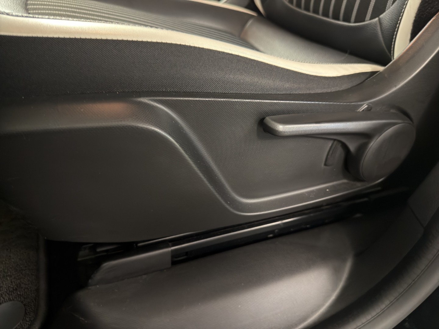RENAULT Twingo 0.9 Intens EDC-image-23