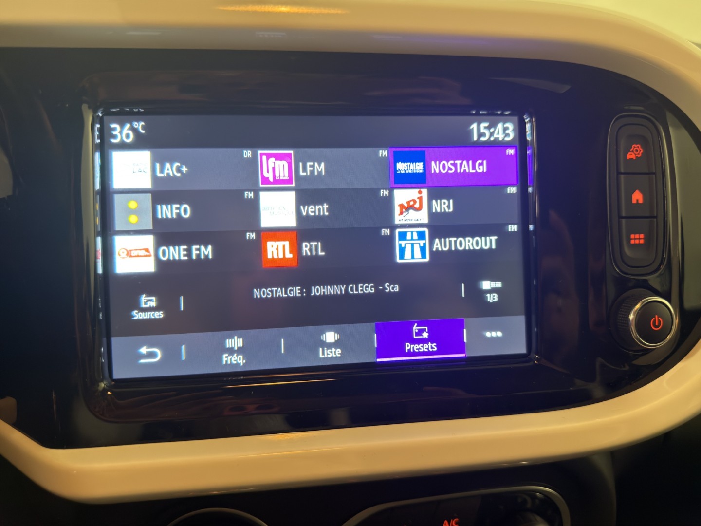 RENAULT Twingo 0.9 Intens EDC-image-13