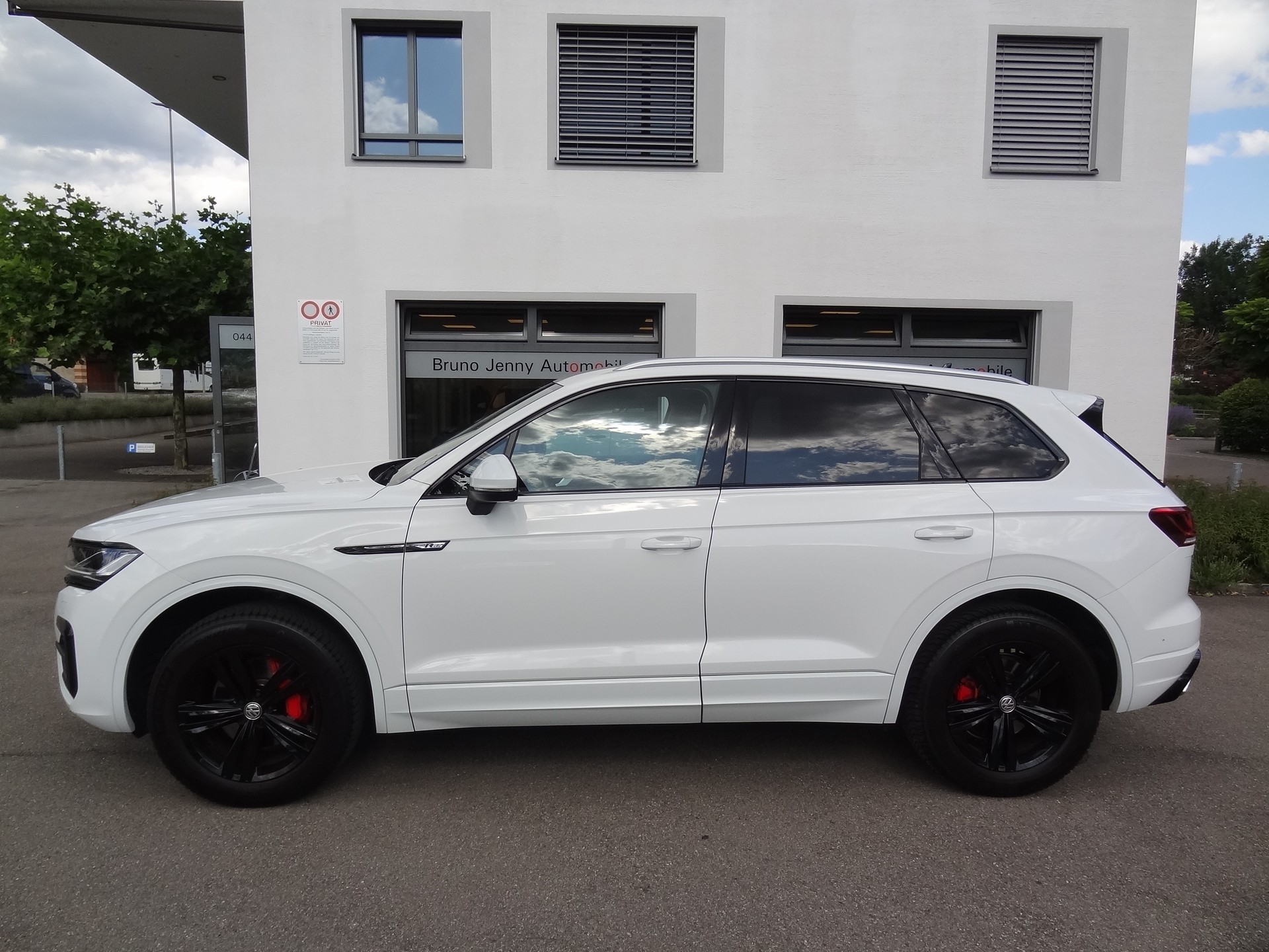 VW Touareg 3.0 TDI Atmosphere Tiptronic-image-1