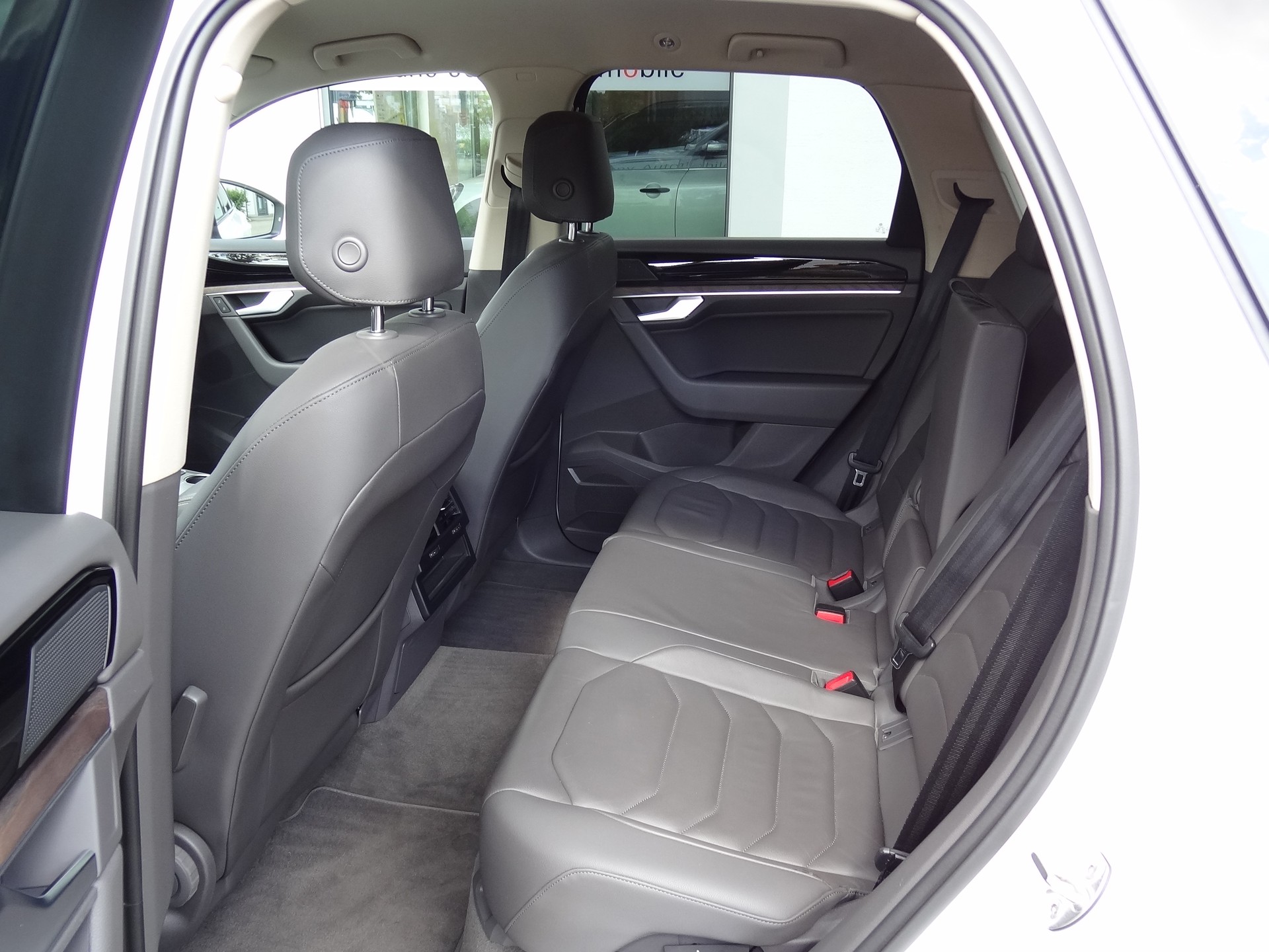 VW Touareg 3.0 TDI Atmosphere Tiptronic-image-10