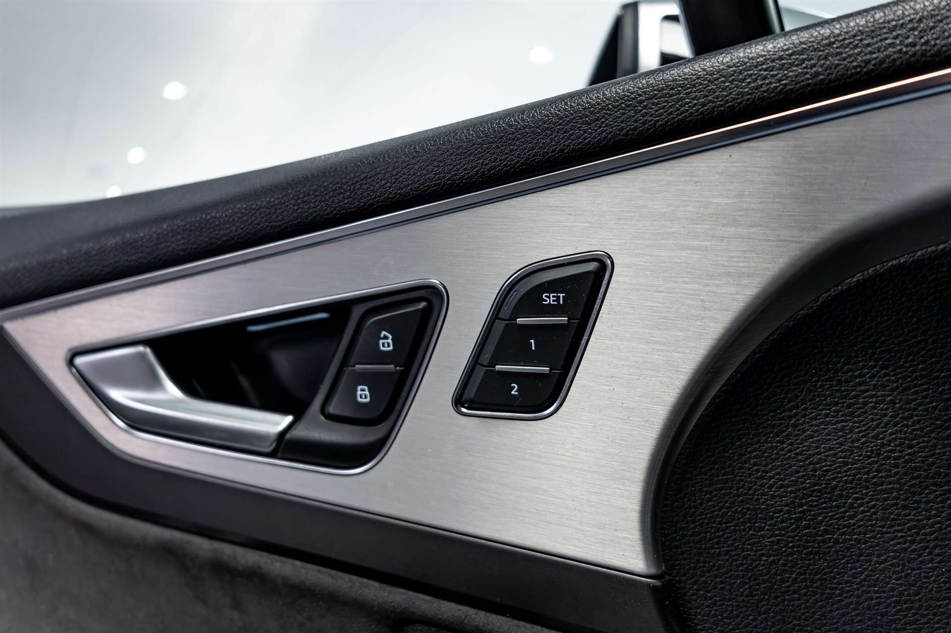 AUDI SQ7 4.0 TDI quattro tiptronic-image-22