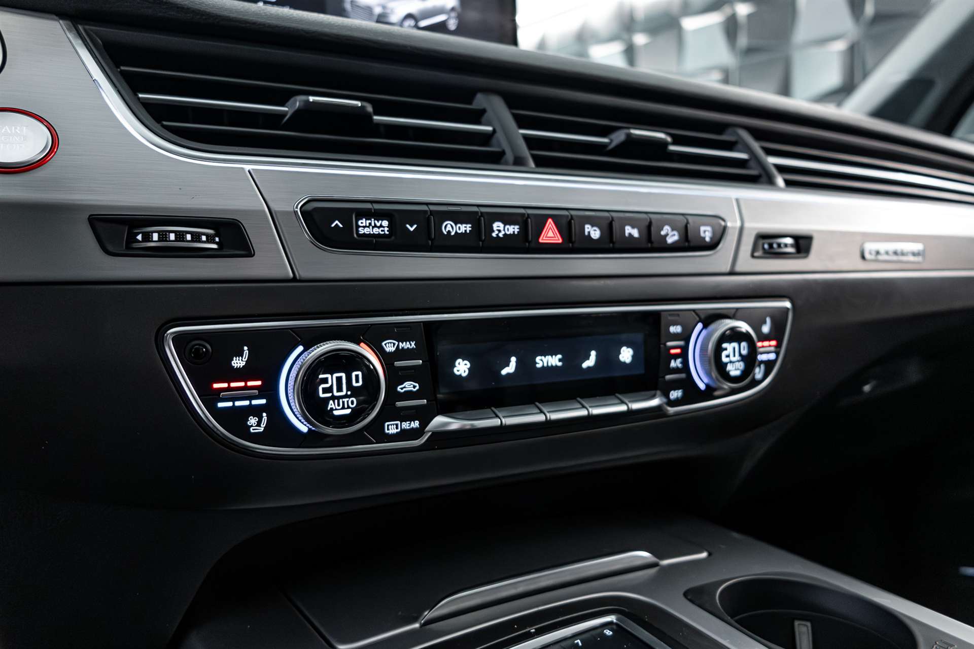 AUDI SQ7 4.0 TDI quattro tiptronic-image-19
