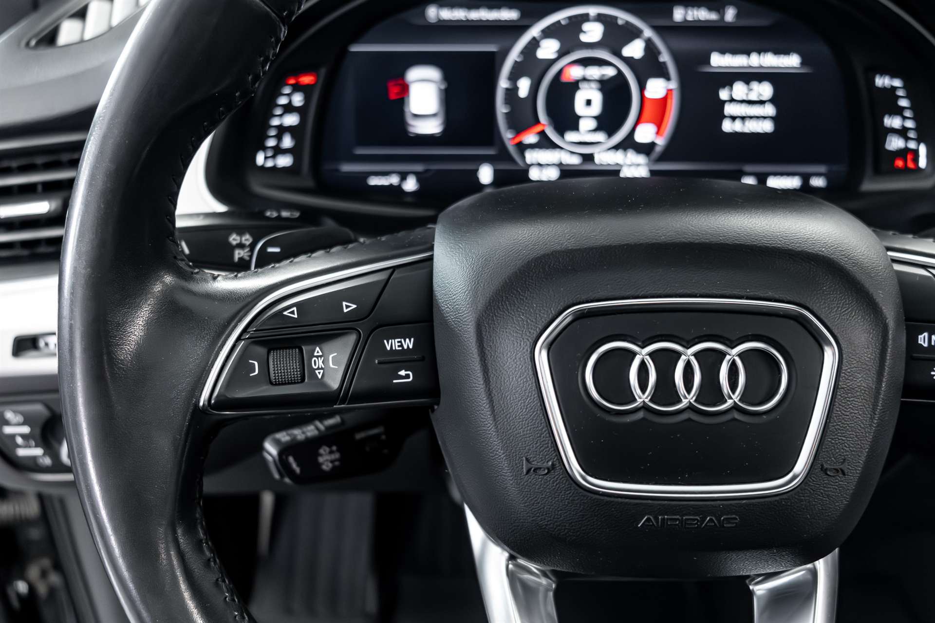 AUDI SQ7 4.0 TDI quattro tiptronic-image-8