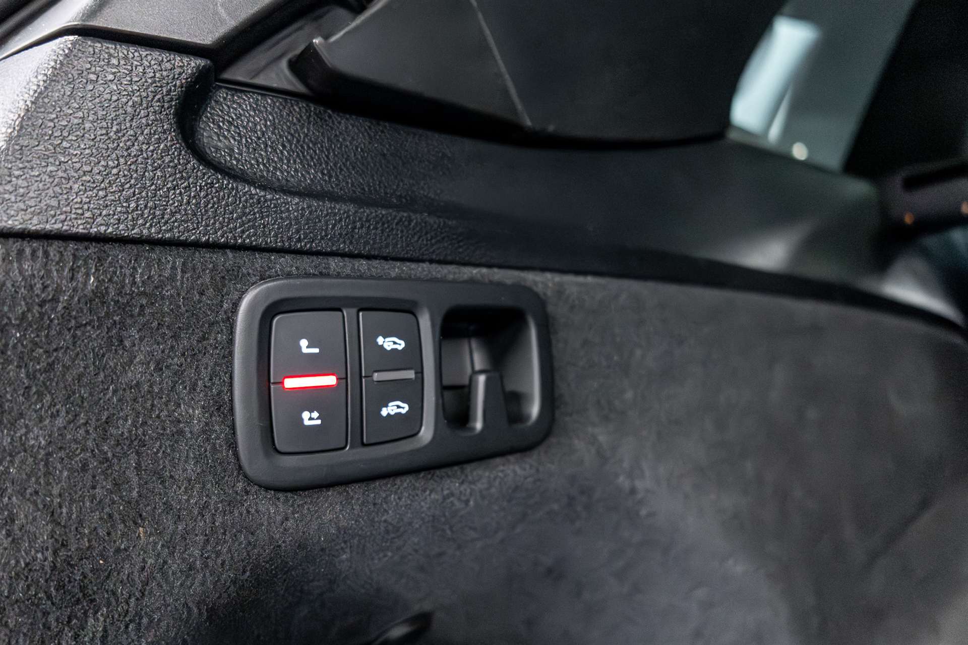 AUDI SQ7 4.0 TDI quattro tiptronic-image-26