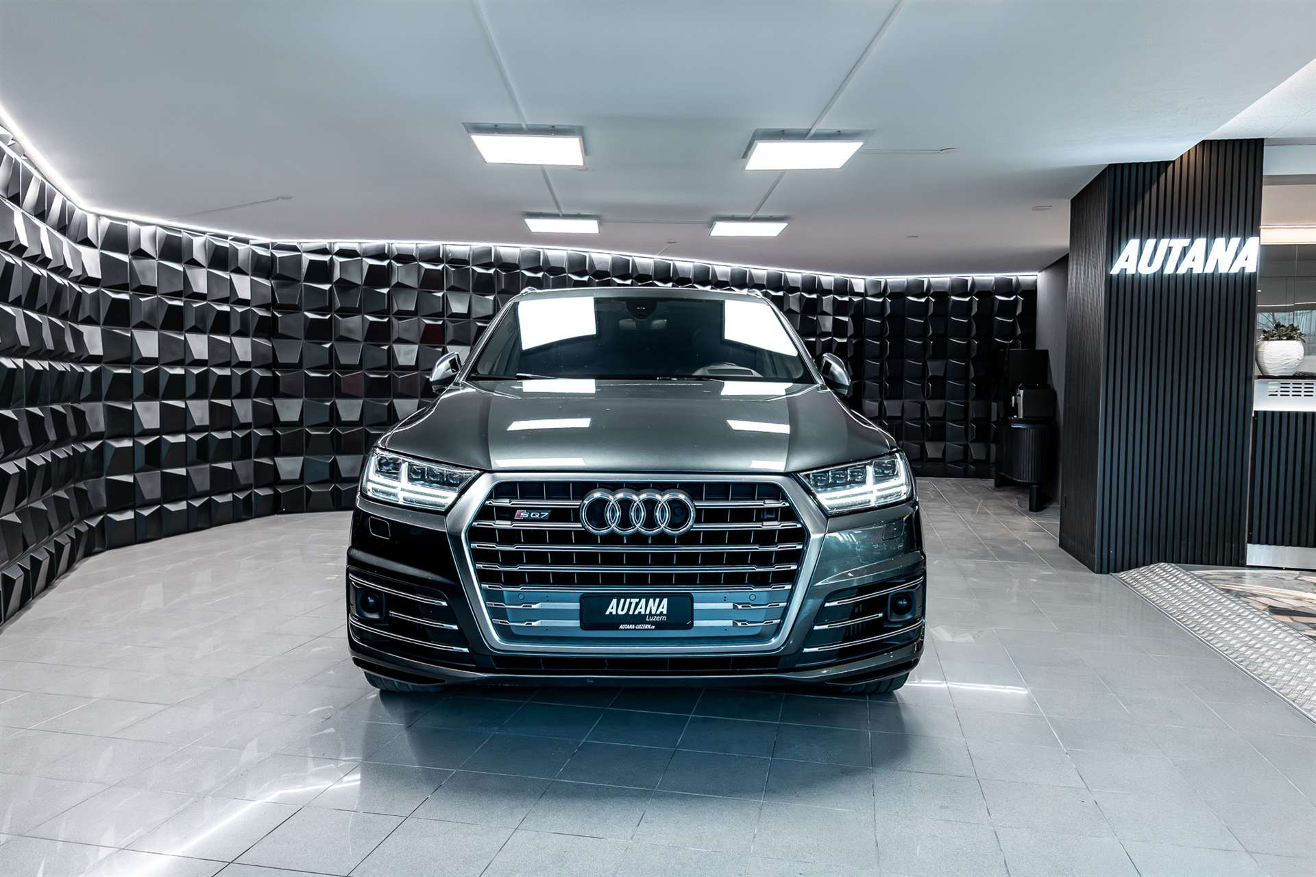 AUDI SQ7 4.0 TDI quattro tiptronic-image-3