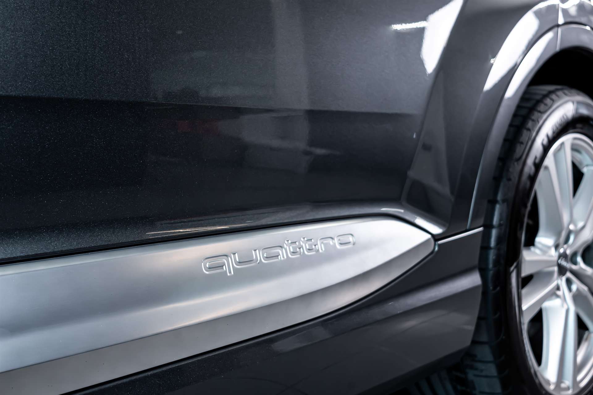AUDI SQ7 4.0 TDI quattro tiptronic-image-30