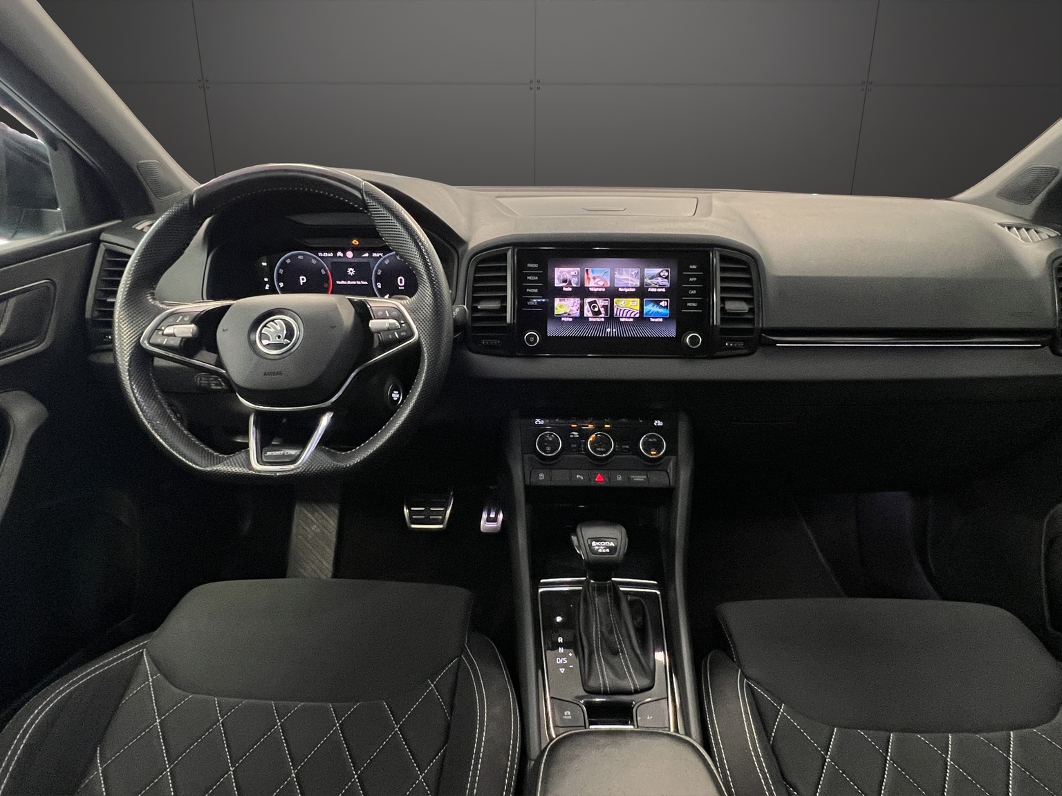 SKODA Karoq 2.0 TSI SportLine 4x4 DSG-image-9