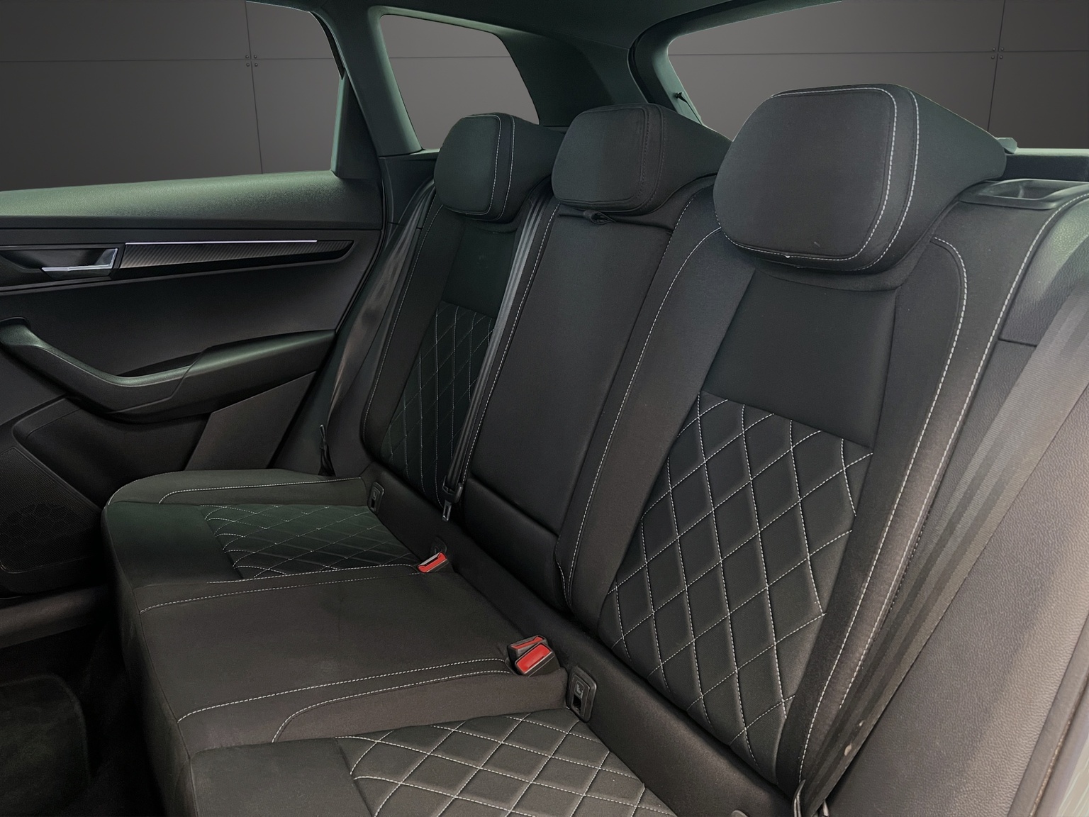 SKODA Karoq 2.0 TSI SportLine 4x4 DSG-image-8