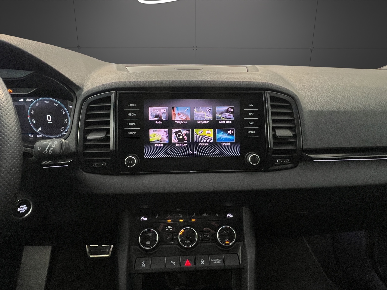 SKODA Karoq 2.0 TSI SportLine 4x4 DSG-image-10