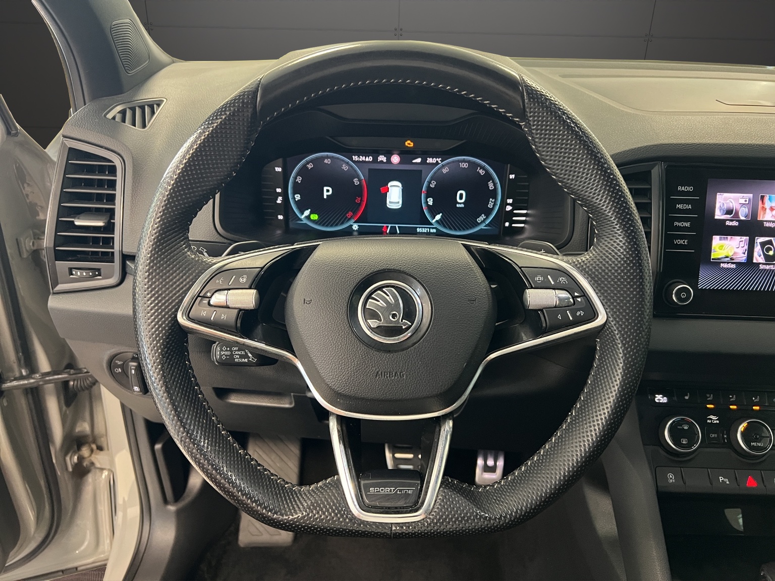 SKODA Karoq 2.0 TSI SportLine 4x4 DSG-image-6