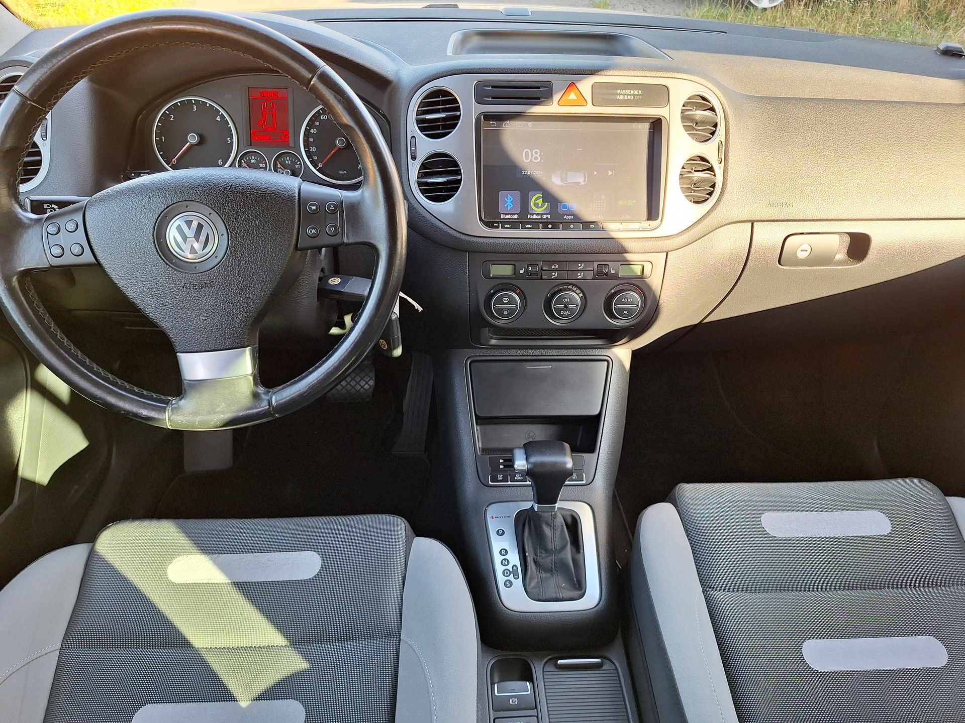 VW Tiguan 2.0 TDI Trend&Fun Tiptronic-image-10