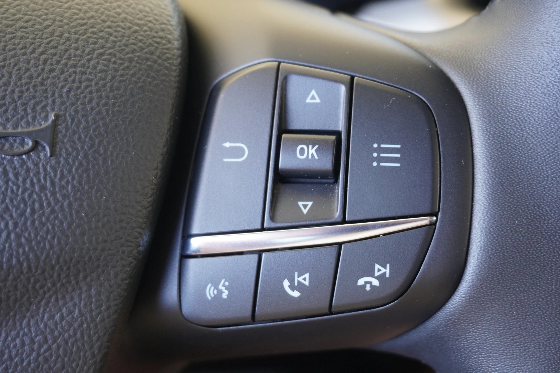 FORD Focus 1.0 MHEV Titanium X Automat-image-26