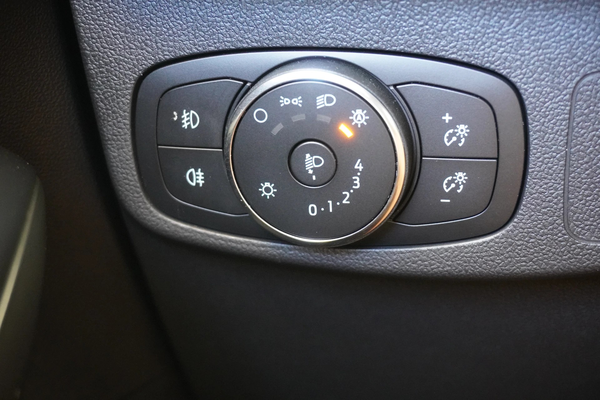 FORD Focus 1.0 MHEV Titanium X Automat-image-30