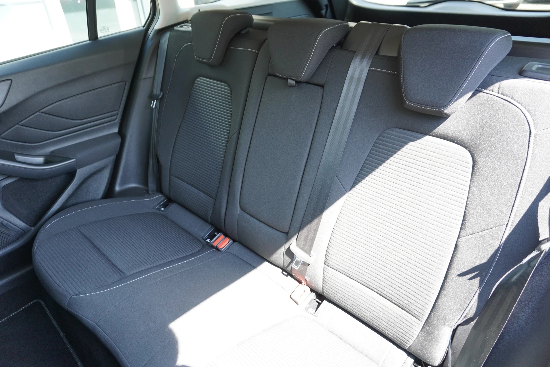 FORD Focus 1.0 MHEV Titanium X Automat-image-12