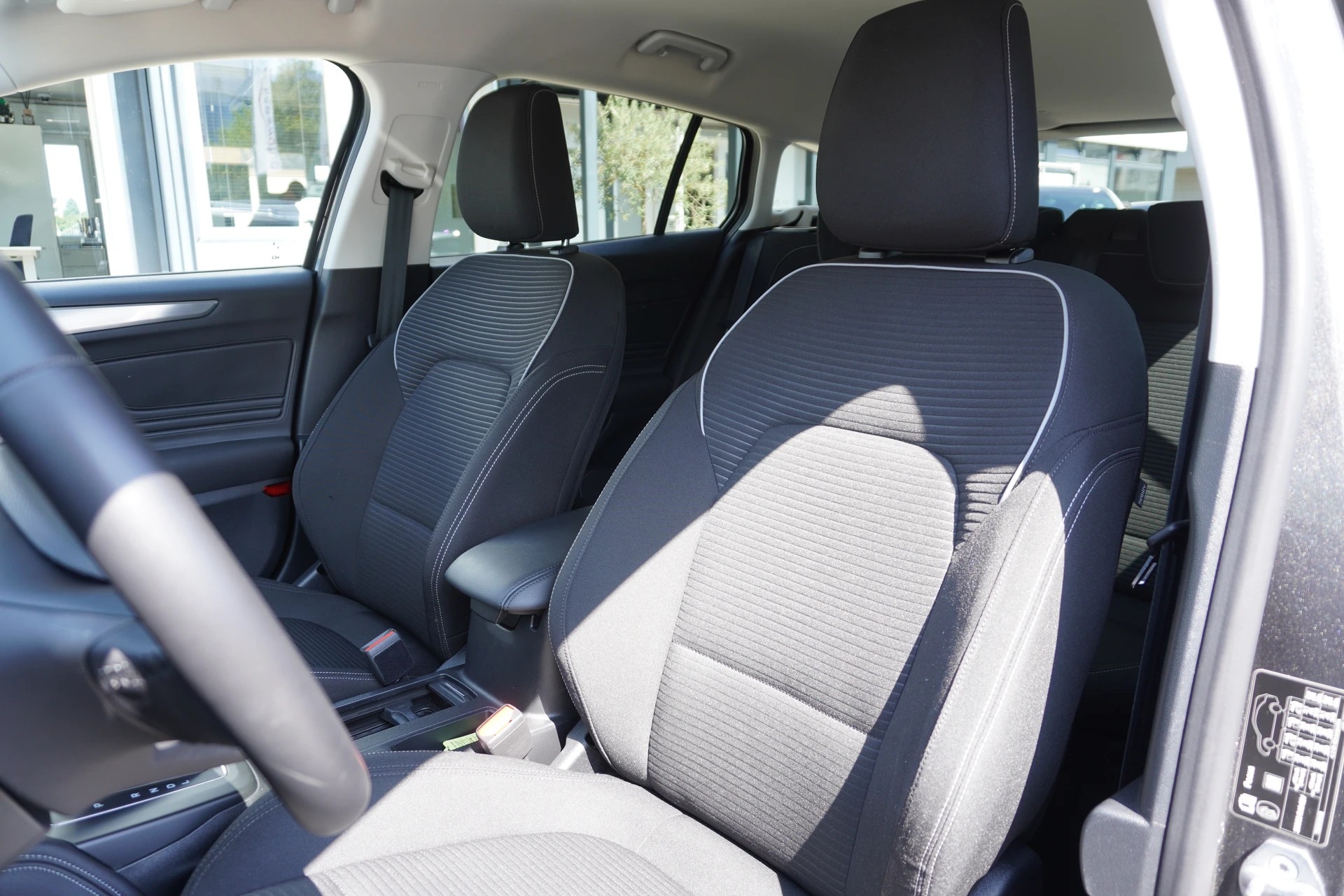 FORD Focus 1.0 MHEV Titanium X Automat-image-11
