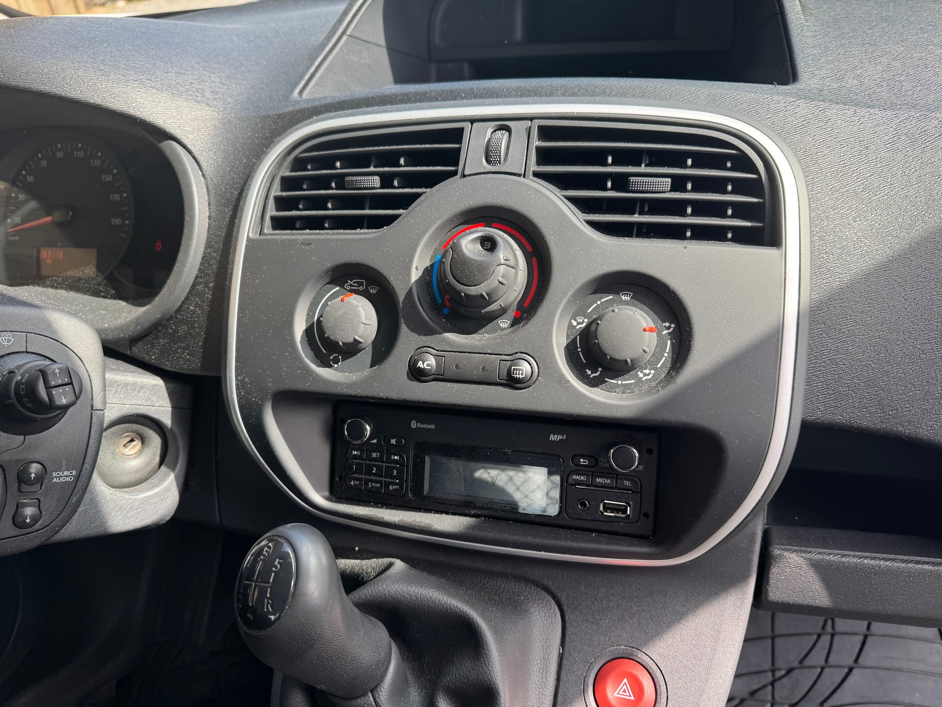 RENAULT Kangoo Compact 1.5 dCi 75 Access-image-7