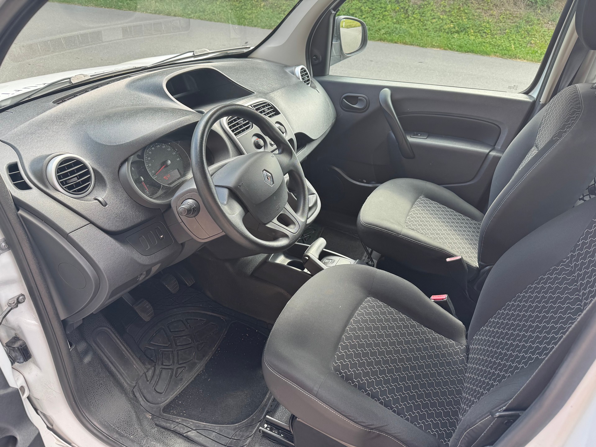RENAULT Kangoo Compact 1.5 dCi 75 Access-image-5